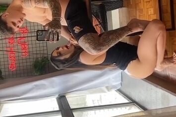 Boquete guloso deixa amigo louco de tesão em vídeo explícito