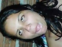 Deliciosa chupa com talento e enche a boca de porra quente
