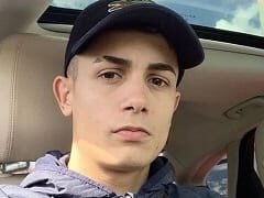 Hackeado e recompensado com uma gostosa no carro