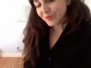 Morena amadora se masturbando deliciosamente