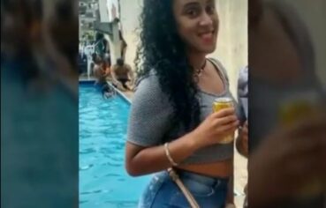 Da Zona Norte Faz Suruba Com Dois Homens Em Cena Quente