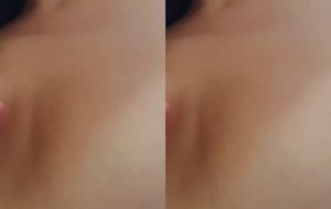 Bia ruiva ninfeta lidera orgia intensa com morena e loira junto ao marido