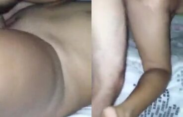 Dona de casa peladona fode com amante gordinho enquanto marido grava vídeo
