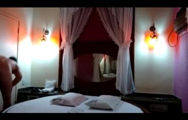 Gerente do Itaú fode a funcionária ruiva gostosa em motel de SP
