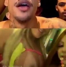 Isadora Martinez e amiga peladas se beijam em live quente
