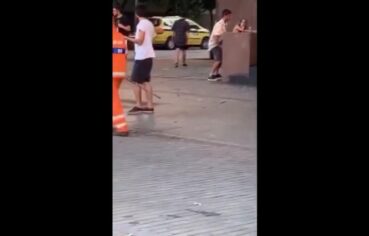 Loirinha safada do carnaval 2020 fode de quatro na rua em pleno dia