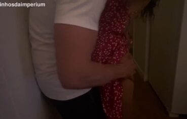 Nayra Castro sentando com maestria no pau do amigo