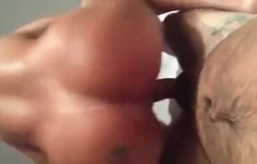 Vazou no whatsapp vídeo amador de namorada gostosa fudendo sem dó