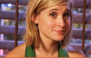 Allison Mack sendo dominada por um poderoso em cena quente de submissão