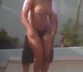 Esposa safada dando pro ricardão no motel com marido corninho assistindo