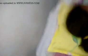 Novinha safada dando o cu com força e gemendo alto no motel