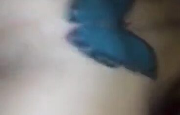 Rafaella tatuada rabuda cavalgando gostoso na rola e liberando o cu de quatro