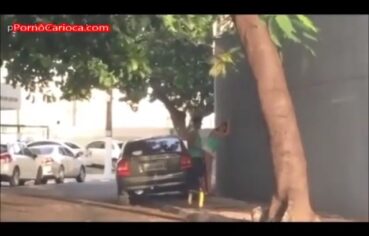 Casal safado transando forte na rua deserta após virada do ano