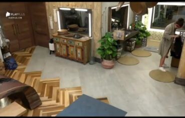Fernanda Lacerda pagando peitinho com tesão no reality A Fazenda 10