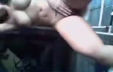 Gostosa do Recife fazendo strip no churrasco e deixando todos loucos
