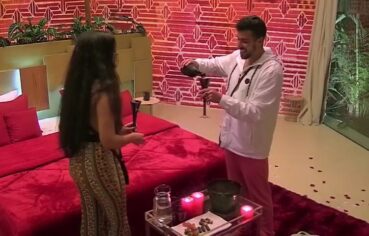 Hana moreninha gostosa mamando e quicando no pau do ex ao vivo
