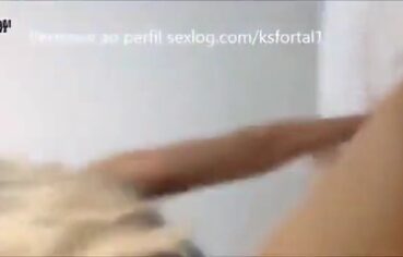 Isabela de Pinheiros fudendo gostoso com o namorado no quarto