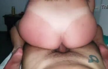 Jussara amadora quicando com o cu na rola e gemendo alto