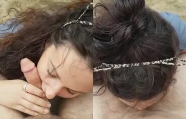 Morena peituda chupando com vontade no parque até engolir toda porra