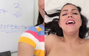 Morena rabuda rebolando gostoso no pauzudo até gozar molhada