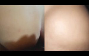 Ninfeta magrinha liberando a buceta rosada e implorando por leite na boquinha