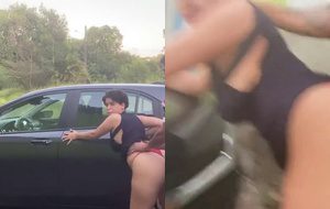 Novinha rabuda de vestidinho provocante transando na beira da estrada