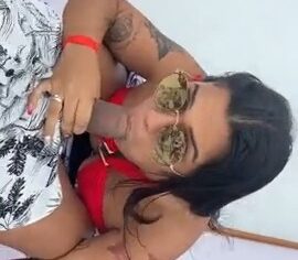 Bettina Alvarenga chupando pica no cruzeiro até ganhar leitinho