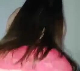 Morena latina de lingerie vermelha quicando forte na piroca do cliente