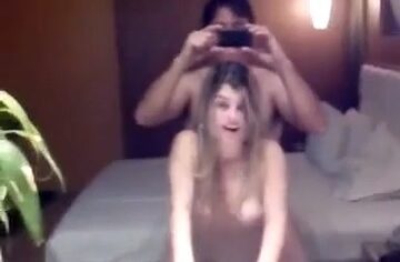 Verônica de Blumenau fudendo gostoso com o namorado no quarto