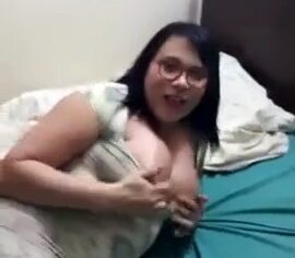 Soraya Carioca usando lingerie sensual provocando Nego Catra no motel