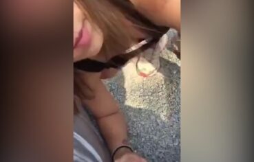 Portuguesa fogosa chupando o marido na praça deserta até ele gozar na boca