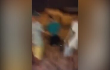 Travesti fogosa recusando boquete e batendo punheta pra novinhos tarados